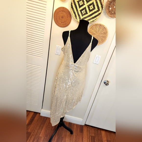 LAST ONE! Golden V-Neck Sequin Midi Dress - Picture 9 of 13